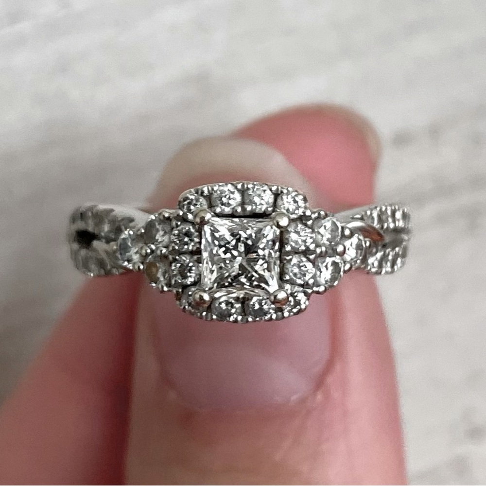 THE LEO DIAMOND